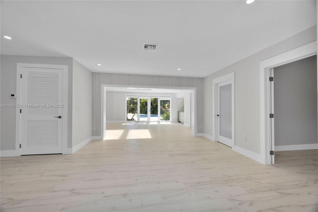 Recently Rented: $25,000 (5 beds, 4 baths, 3310 Square Feet)