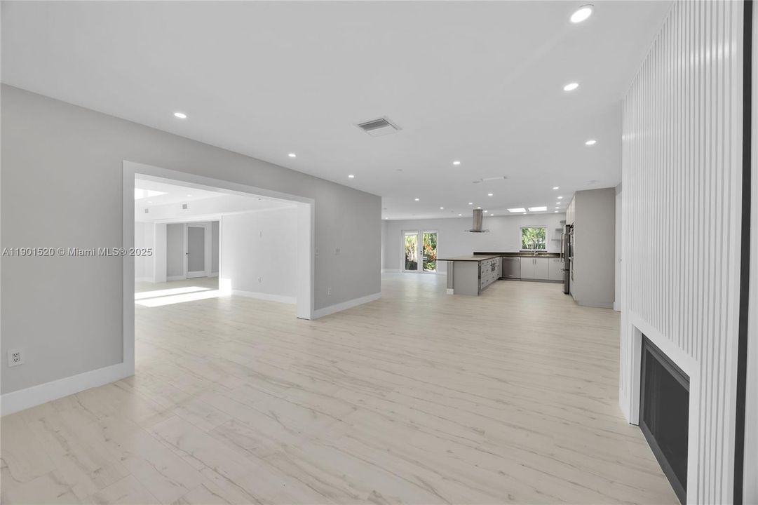 Recently Rented: $25,000 (5 beds, 4 baths, 3310 Square Feet)