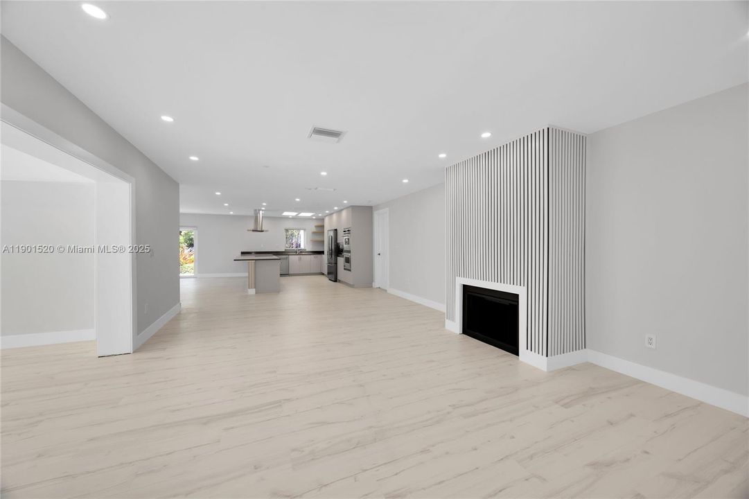 Recently Rented: $25,000 (5 beds, 4 baths, 3310 Square Feet)