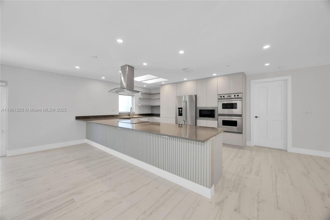 Recently Rented: $25,000 (5 beds, 4 baths, 3310 Square Feet)