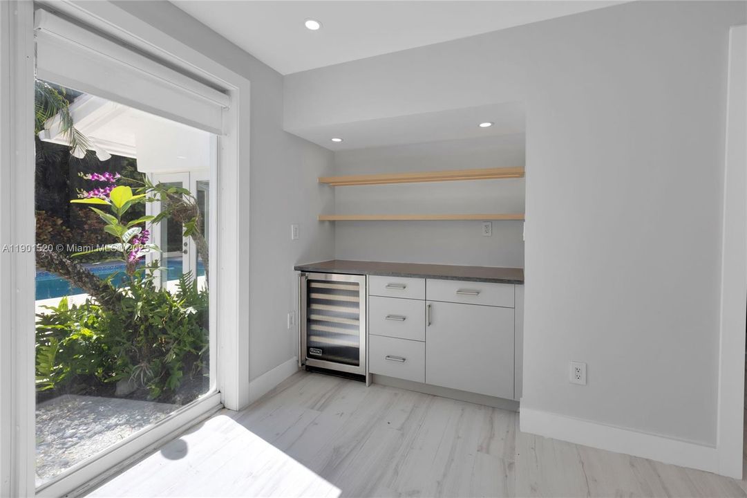 Recently Rented: $25,000 (5 beds, 4 baths, 3310 Square Feet)