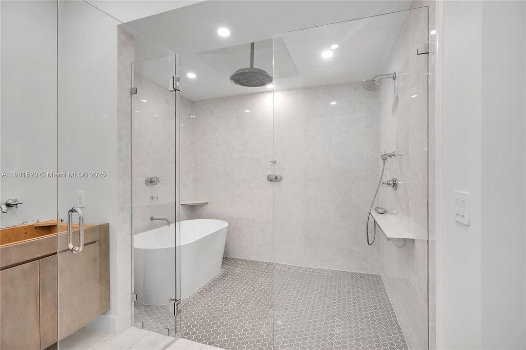 Recently Rented: $25,000 (5 beds, 4 baths, 3310 Square Feet)