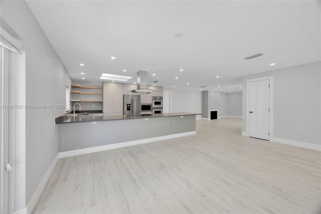 Recently Rented: $25,000 (5 beds, 4 baths, 3310 Square Feet)