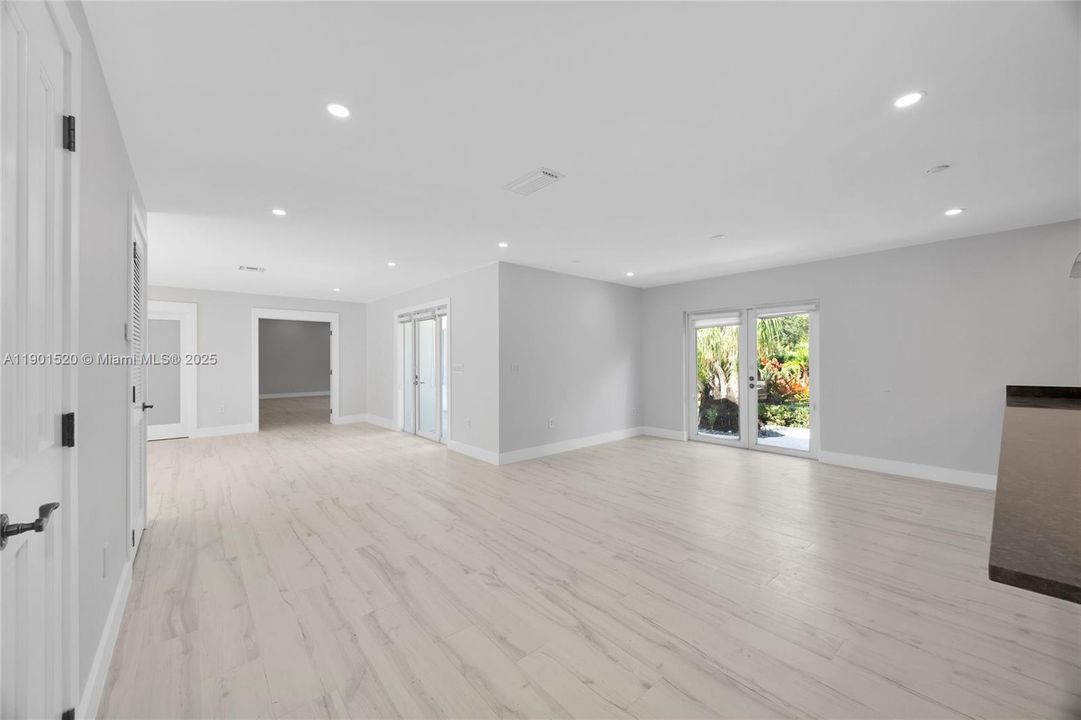 Recently Rented: $25,000 (5 beds, 4 baths, 3310 Square Feet)