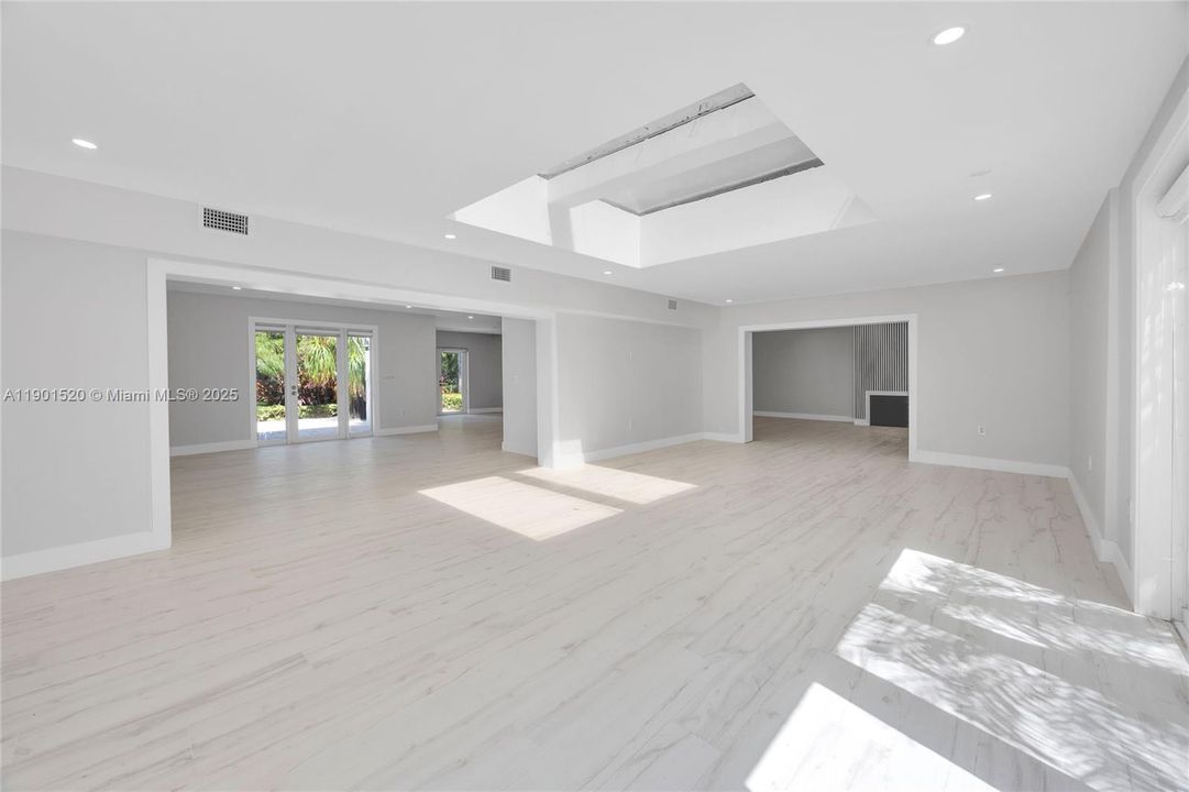 Recently Rented: $25,000 (5 beds, 4 baths, 3310 Square Feet)