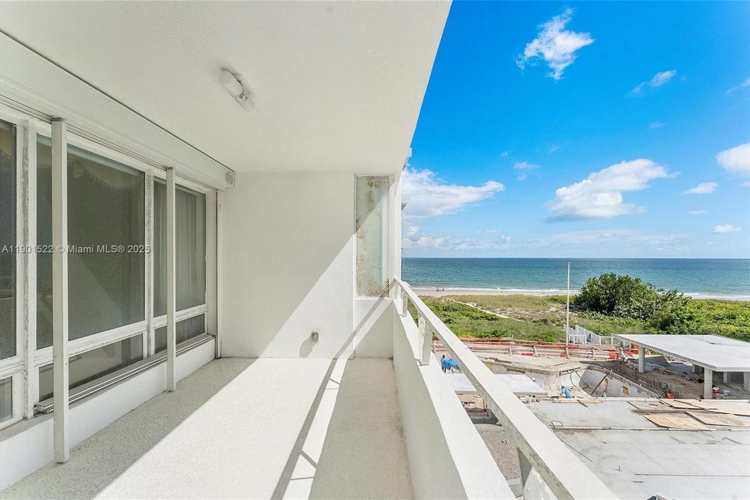 待售: $300,000 (2 贝兹, 2 浴室, 1002 平方英尺)