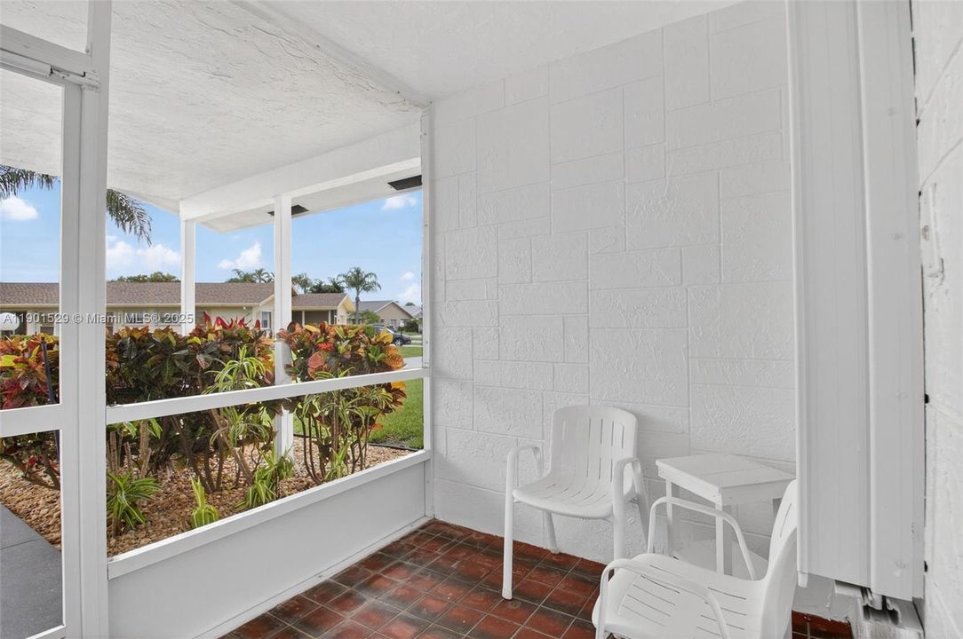 For Rent: $3,200 (2 beds, 2 baths, 1505 Square Feet)