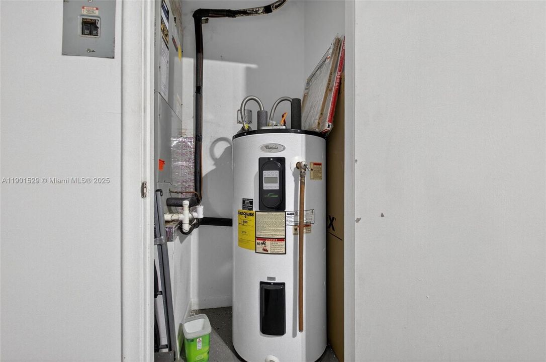 For Rent: $3,200 (2 beds, 2 baths, 1505 Square Feet)