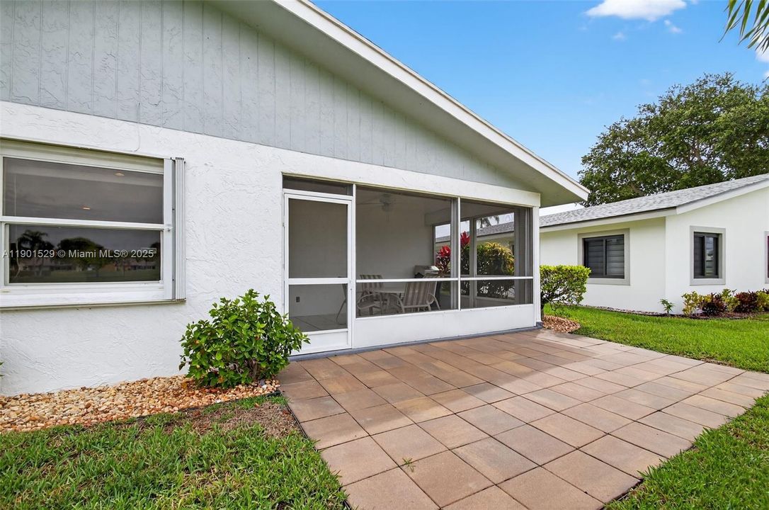 For Rent: $3,200 (2 beds, 2 baths, 1505 Square Feet)