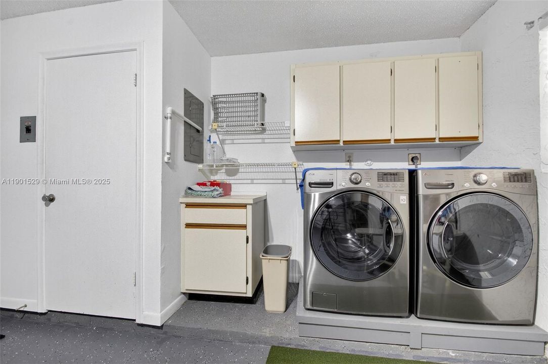 For Rent: $3,200 (2 beds, 2 baths, 1505 Square Feet)