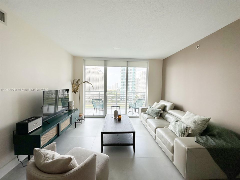 Active With Contract: $4,300 (2 beds, 2 baths, 1227 Square Feet)