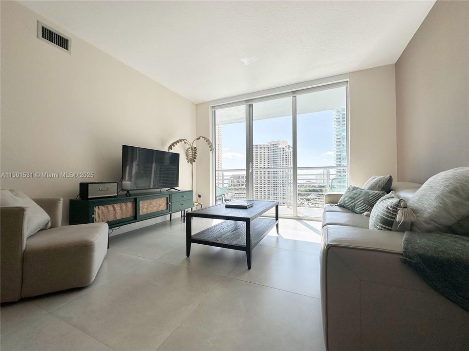 Active With Contract: $4,300 (2 beds, 2 baths, 1227 Square Feet)