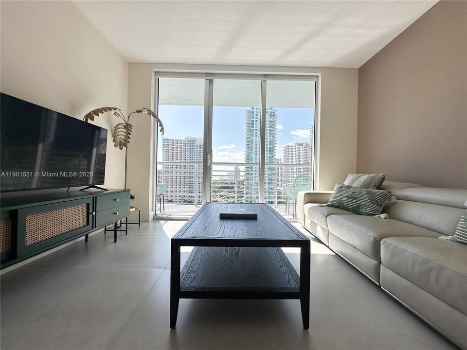 Active With Contract: $4,300 (2 beds, 2 baths, 1227 Square Feet)