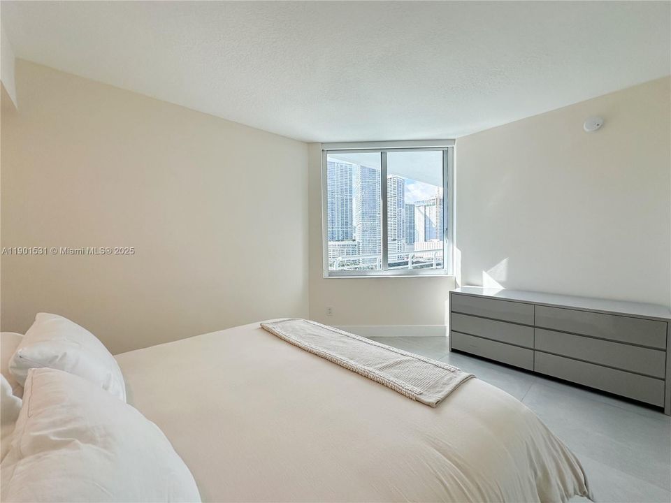 Active With Contract: $4,300 (2 beds, 2 baths, 1227 Square Feet)