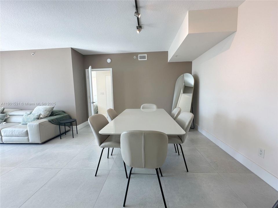 Active With Contract: $4,300 (2 beds, 2 baths, 1227 Square Feet)