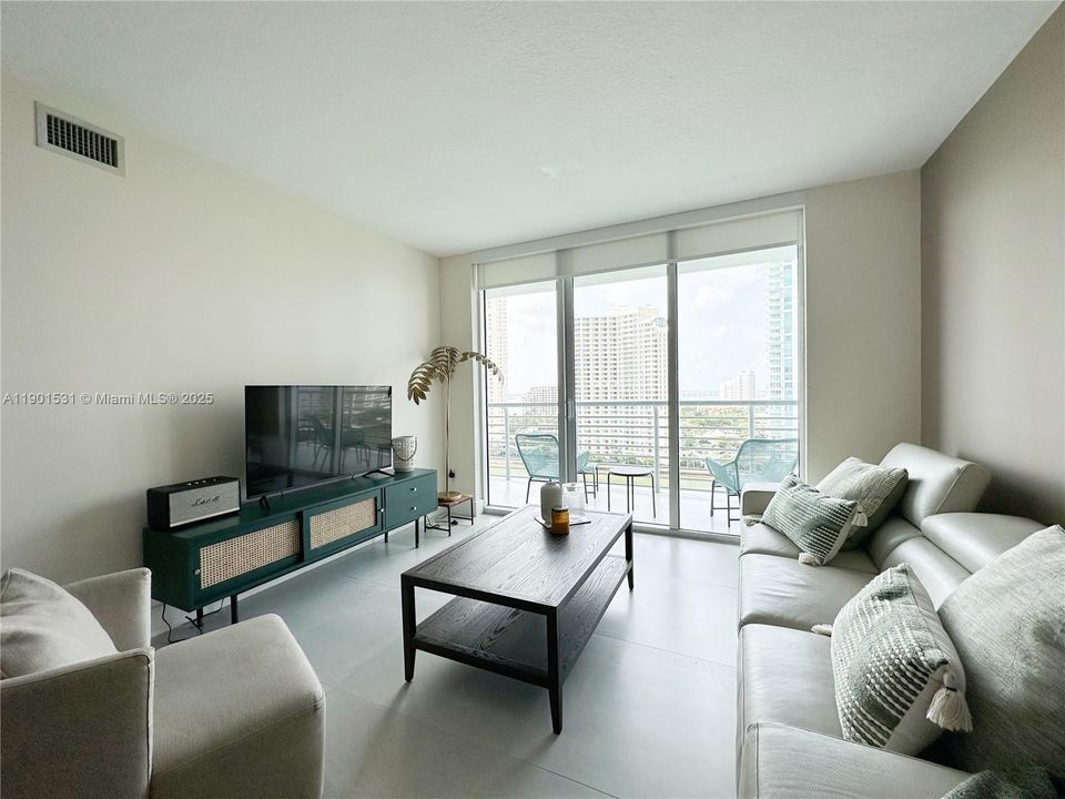 Active With Contract: $4,300 (2 beds, 2 baths, 1227 Square Feet)