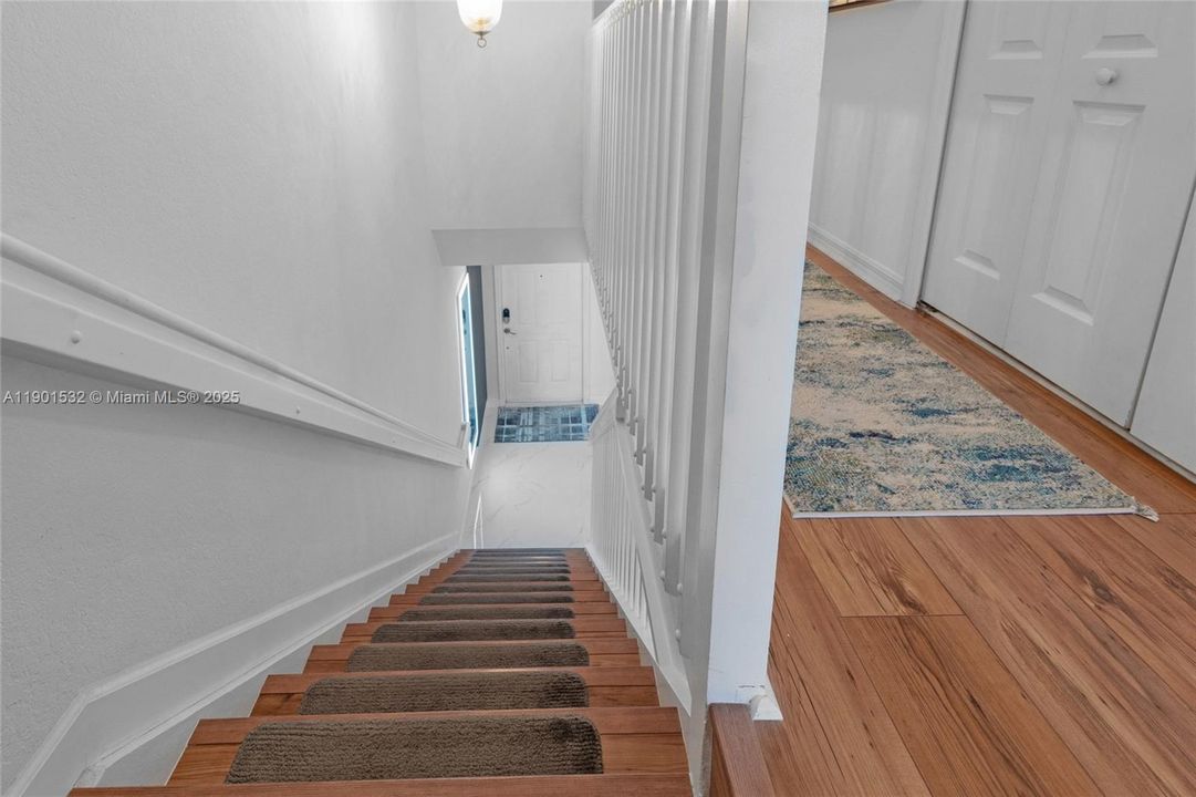 For Rent: $3,350 (3 beds, 3 baths, 1270 Square Feet)