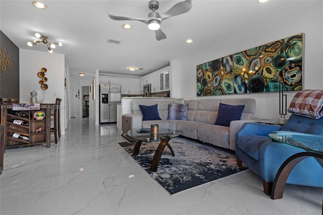 For Rent: $3,350 (3 beds, 3 baths, 1270 Square Feet)