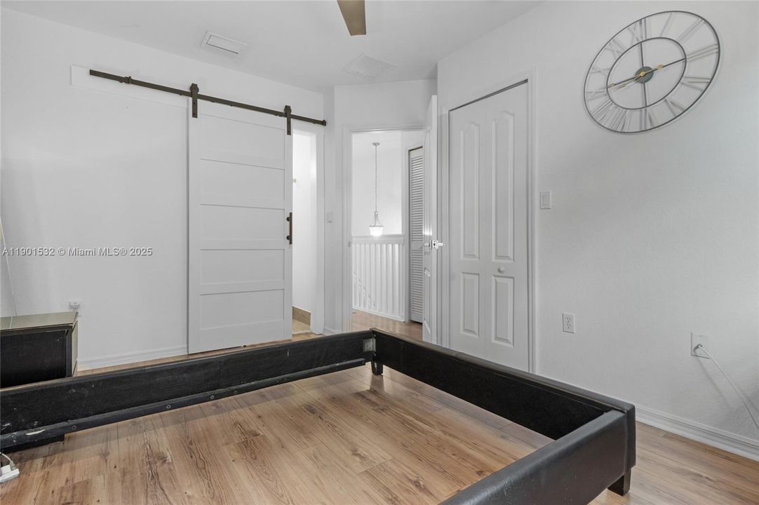 For Rent: $3,350 (3 beds, 3 baths, 1270 Square Feet)