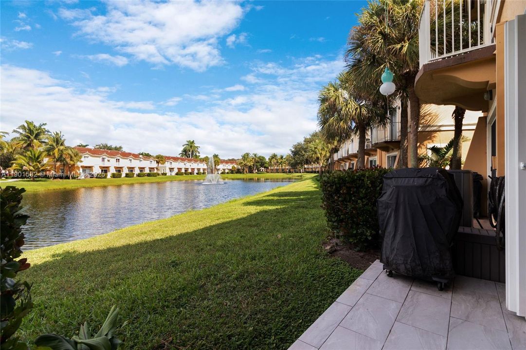 For Rent: $3,350 (3 beds, 3 baths, 1270 Square Feet)