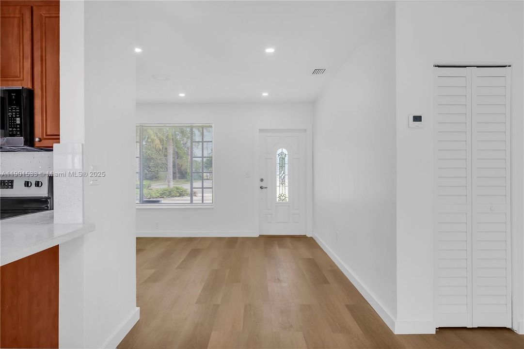 Recently Rented: $3,300 (3 beds, 2 baths, 1519 Square Feet)