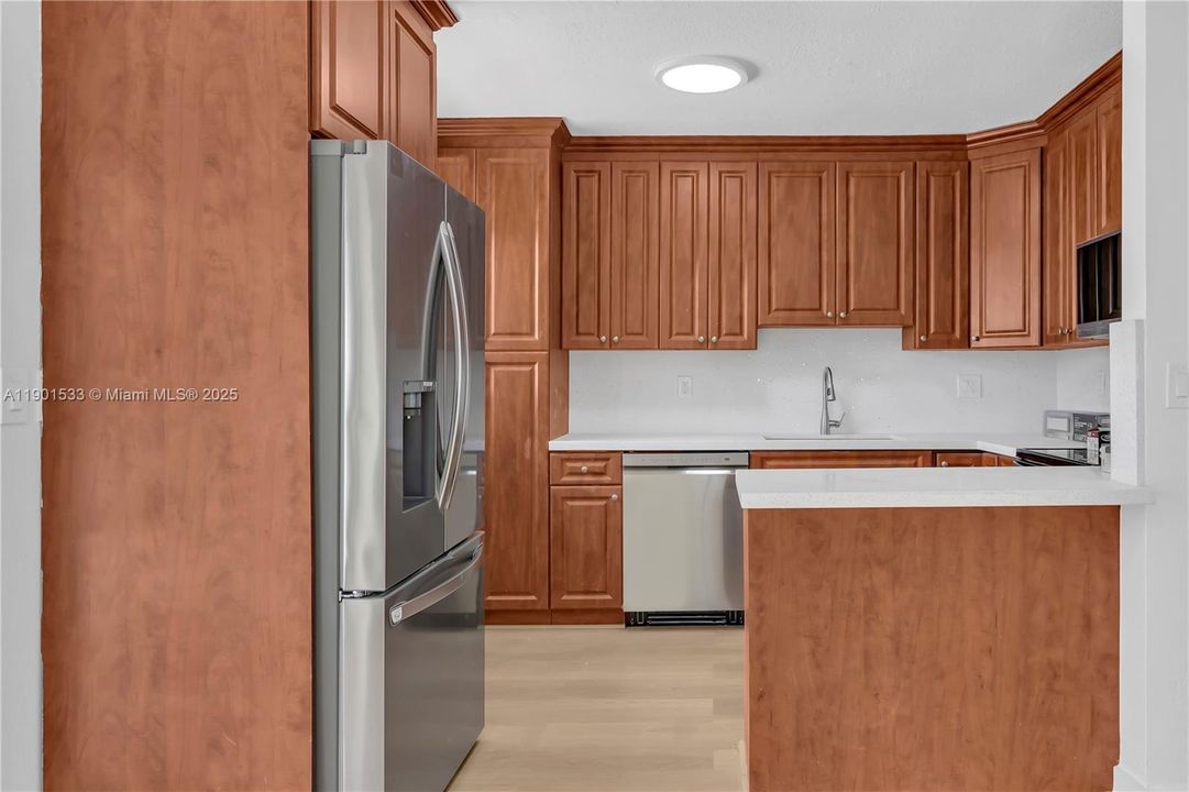 Recently Rented: $3,300 (3 beds, 2 baths, 1519 Square Feet)