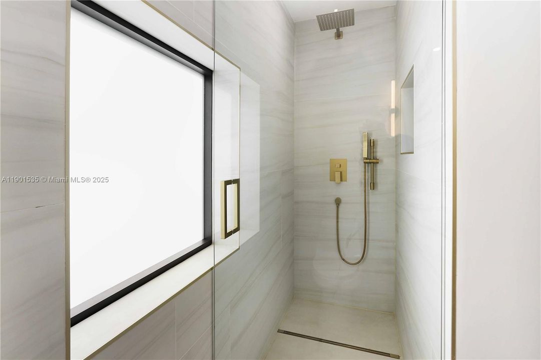 For Sale: $749,000 (3 beds, 3 baths, 1396 Square Feet)