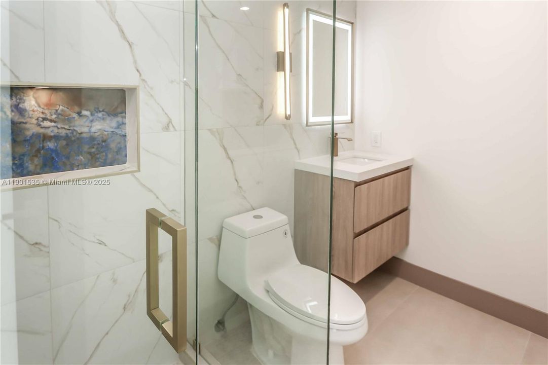 For Sale: $749,000 (3 beds, 3 baths, 1396 Square Feet)