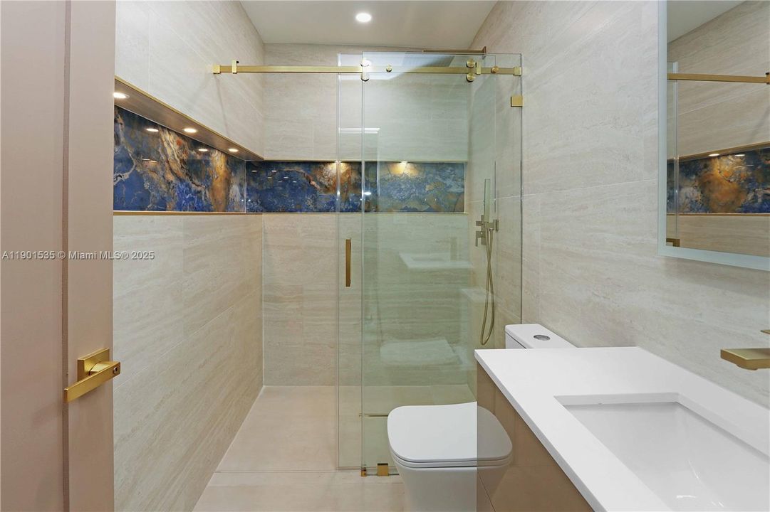 For Sale: $749,000 (3 beds, 3 baths, 1396 Square Feet)