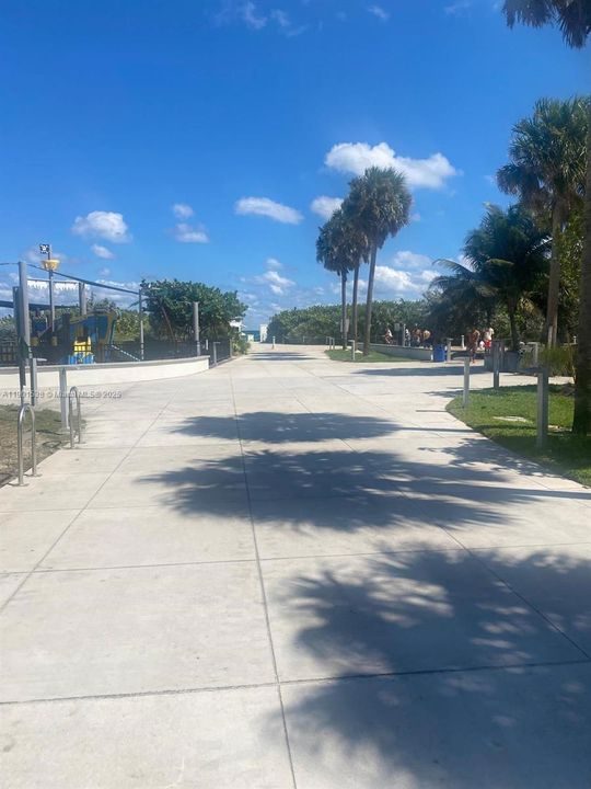 合同活跃: $189,900 (1 贝兹, 1 浴室, 493 平方英尺)