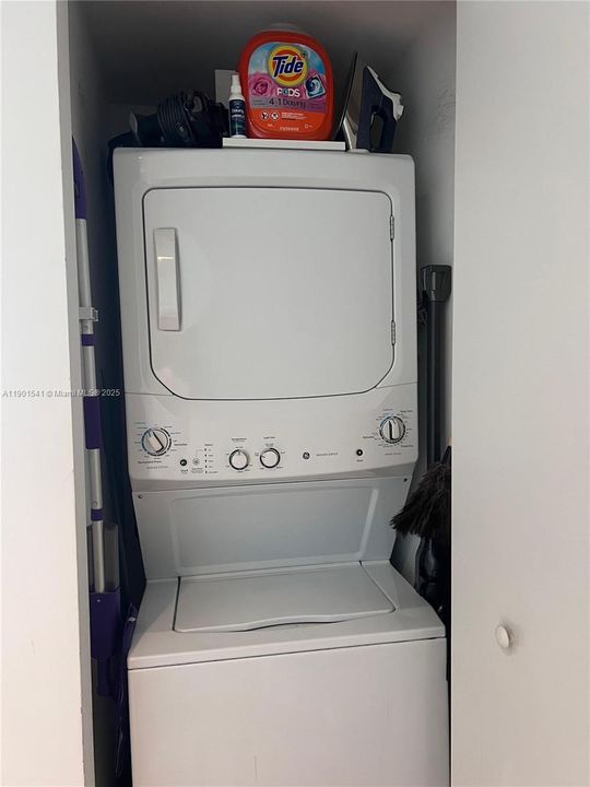 For Rent: $3,100 (1 beds, 1 baths, 746 Square Feet)