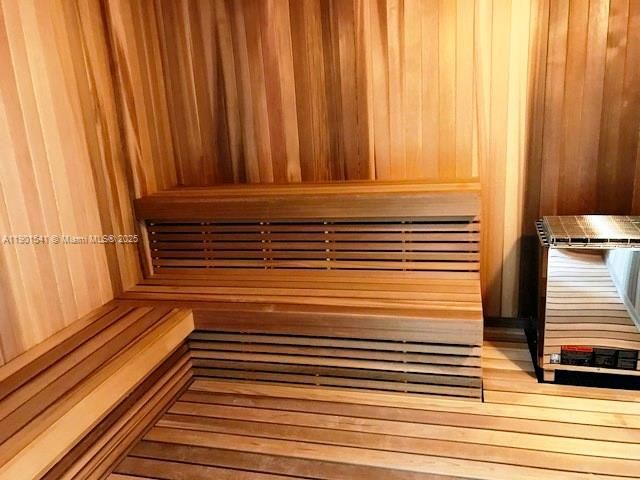 For Rent: $3,100 (1 beds, 1 baths, 746 Square Feet)