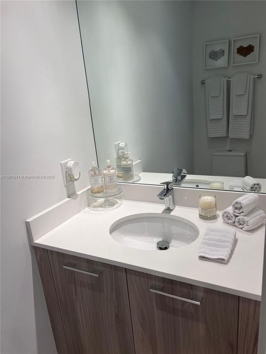 For Rent: $3,100 (1 beds, 1 baths, 746 Square Feet)