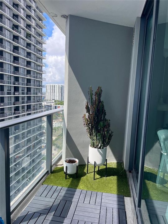 For Rent: $3,100 (1 beds, 1 baths, 746 Square Feet)