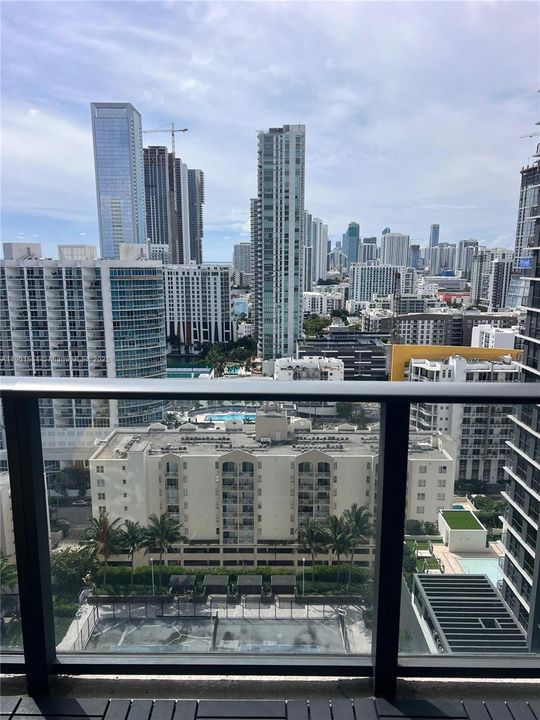 For Rent: $3,100 (1 beds, 1 baths, 746 Square Feet)