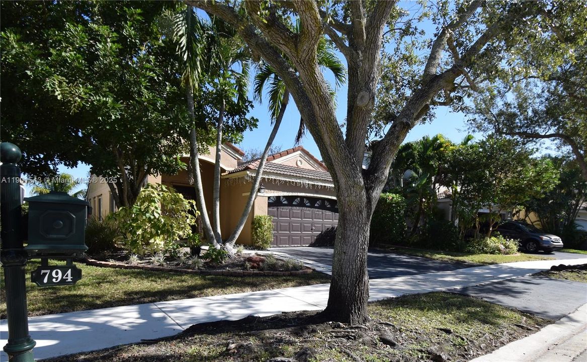 Recently Rented: $3,800 (3 beds, 2 baths, 1542 Square Feet)