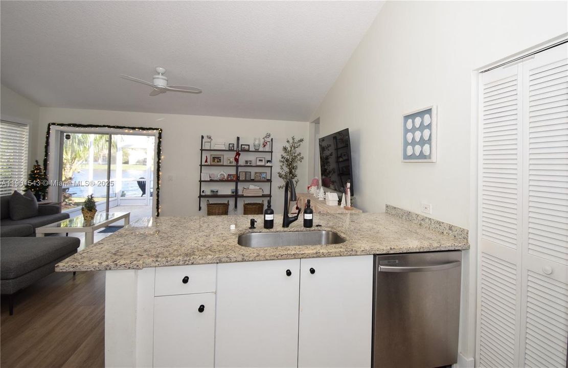 Recently Rented: $3,800 (3 beds, 2 baths, 1542 Square Feet)