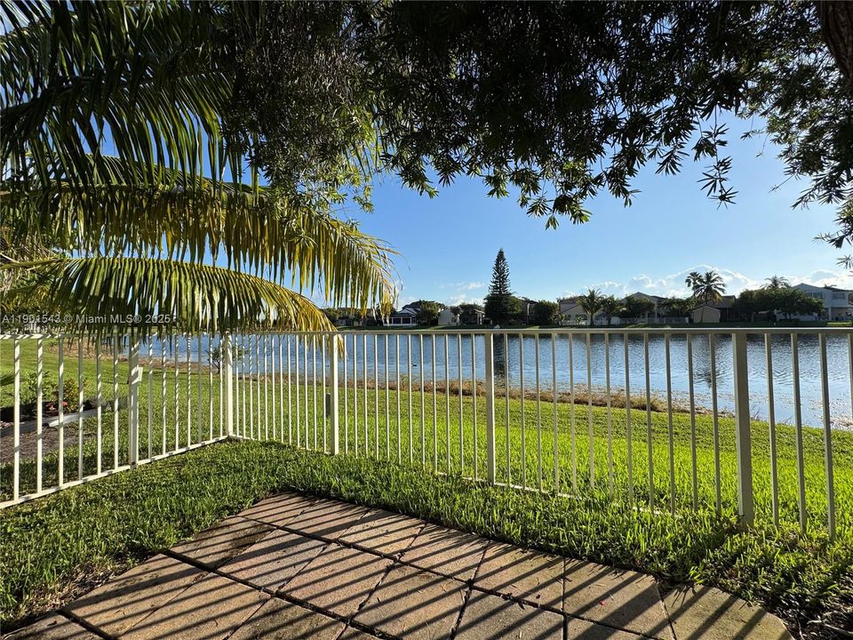 Recently Rented: $3,800 (3 beds, 2 baths, 1542 Square Feet)