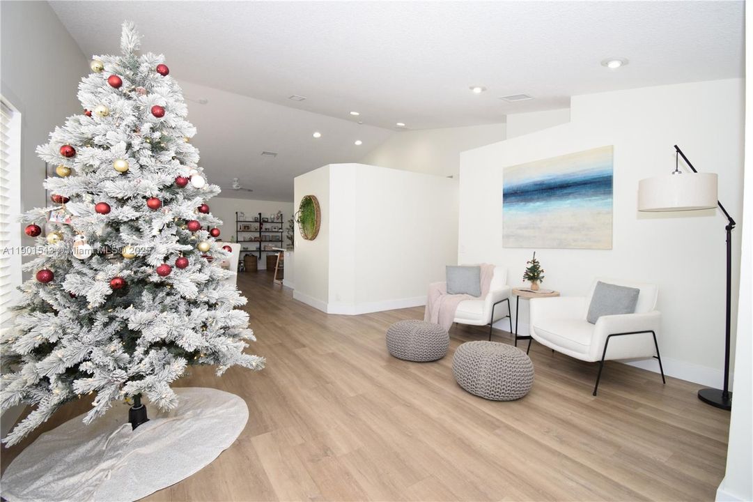 Recently Rented: $3,800 (3 beds, 2 baths, 1542 Square Feet)