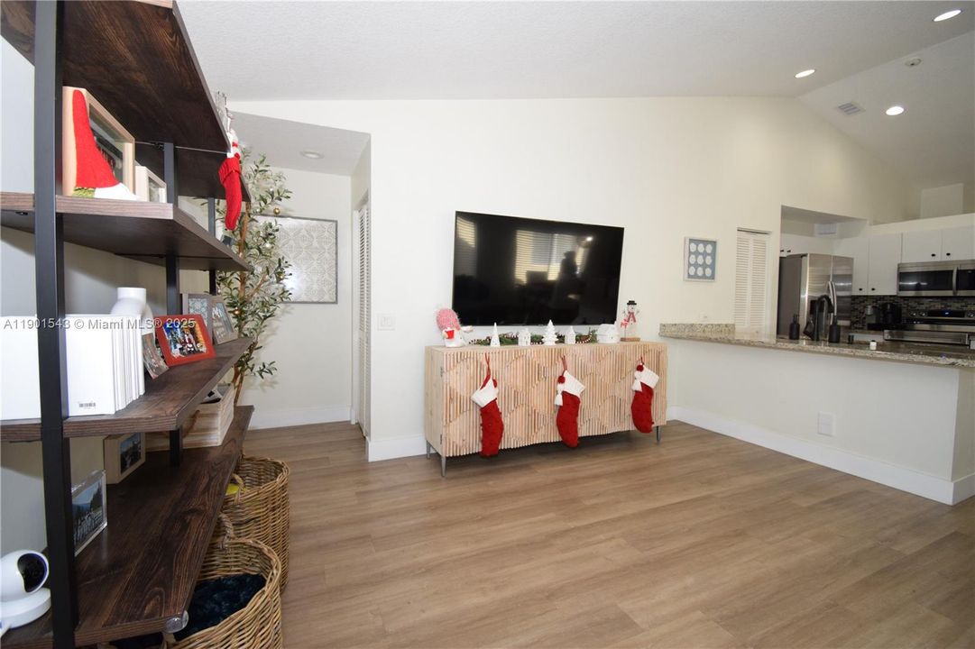 Recently Rented: $3,800 (3 beds, 2 baths, 1542 Square Feet)