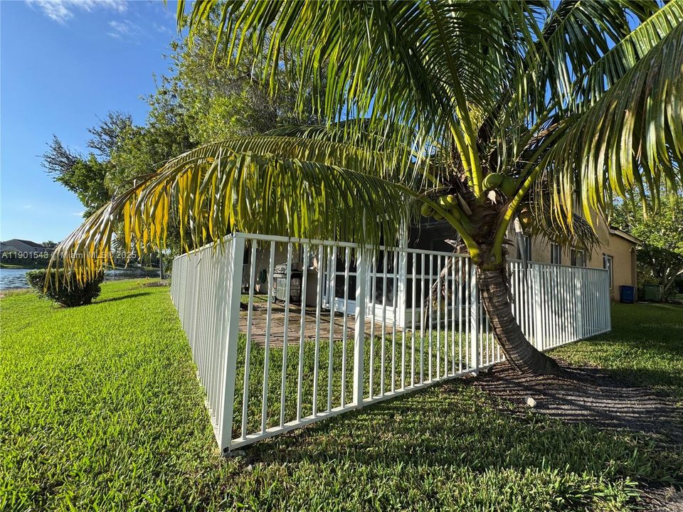 Recently Rented: $3,800 (3 beds, 2 baths, 1542 Square Feet)