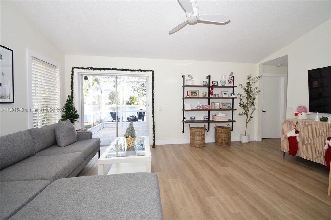 Recently Rented: $3,800 (3 beds, 2 baths, 1542 Square Feet)