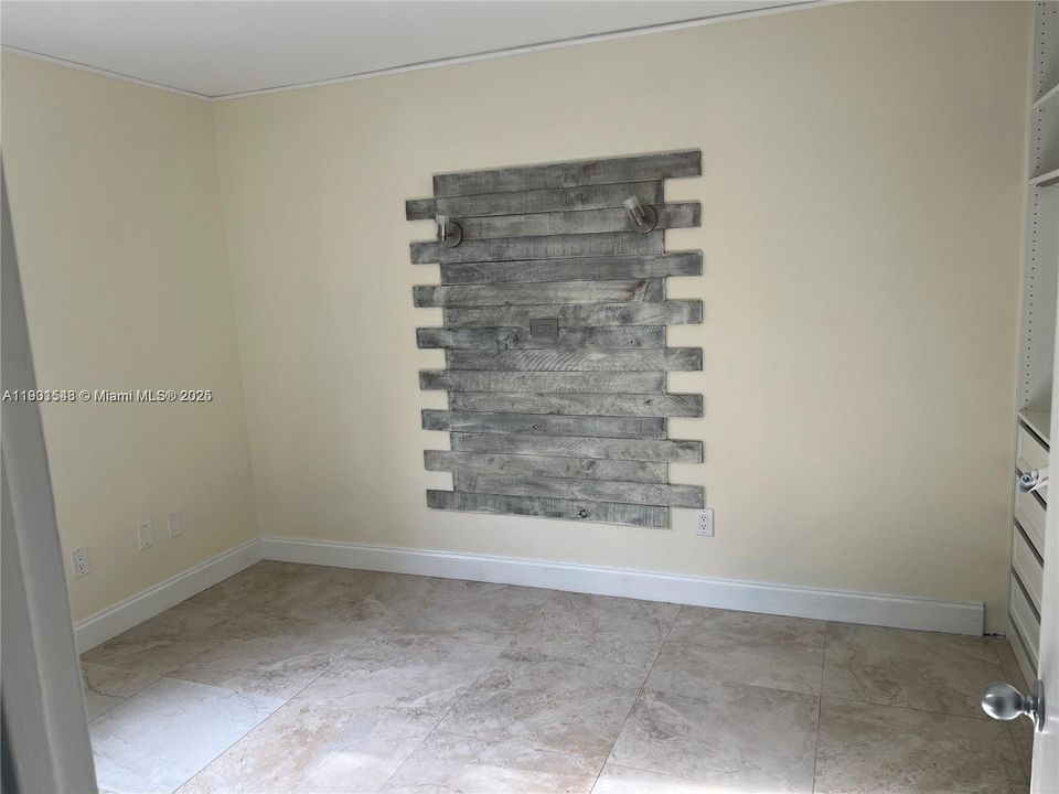 For Rent: $3,500 (3 beds, 2 baths, 1143 Square Feet)