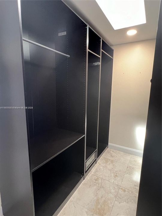 For Rent: $3,500 (3 beds, 2 baths, 1143 Square Feet)