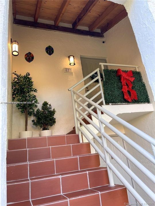 For Rent: $3,500 (3 beds, 2 baths, 1143 Square Feet)