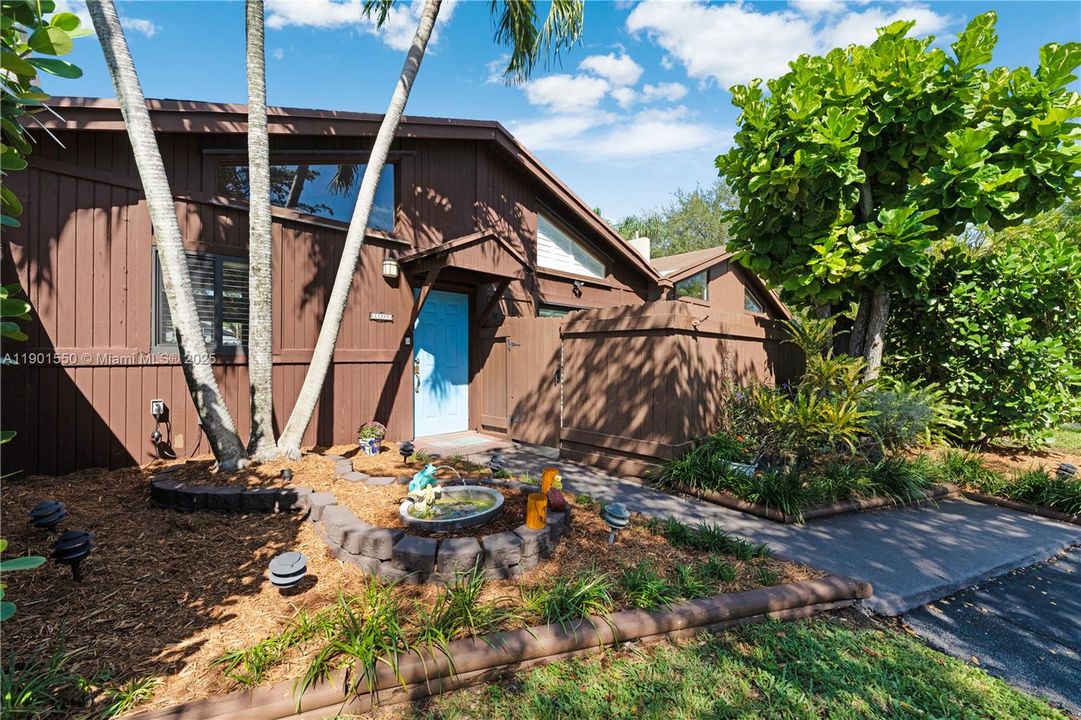 Recently Sold: $499,000 (2 beds, 2 baths, 1080 Square Feet)