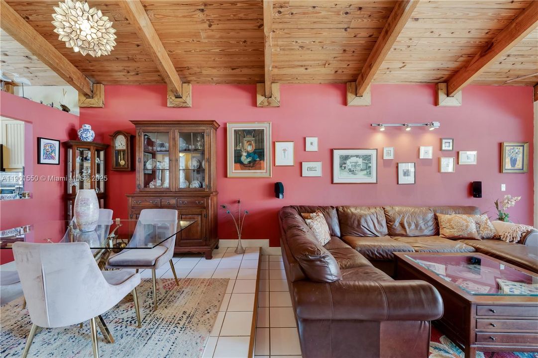 Recently Sold: $499,000 (2 beds, 2 baths, 1080 Square Feet)