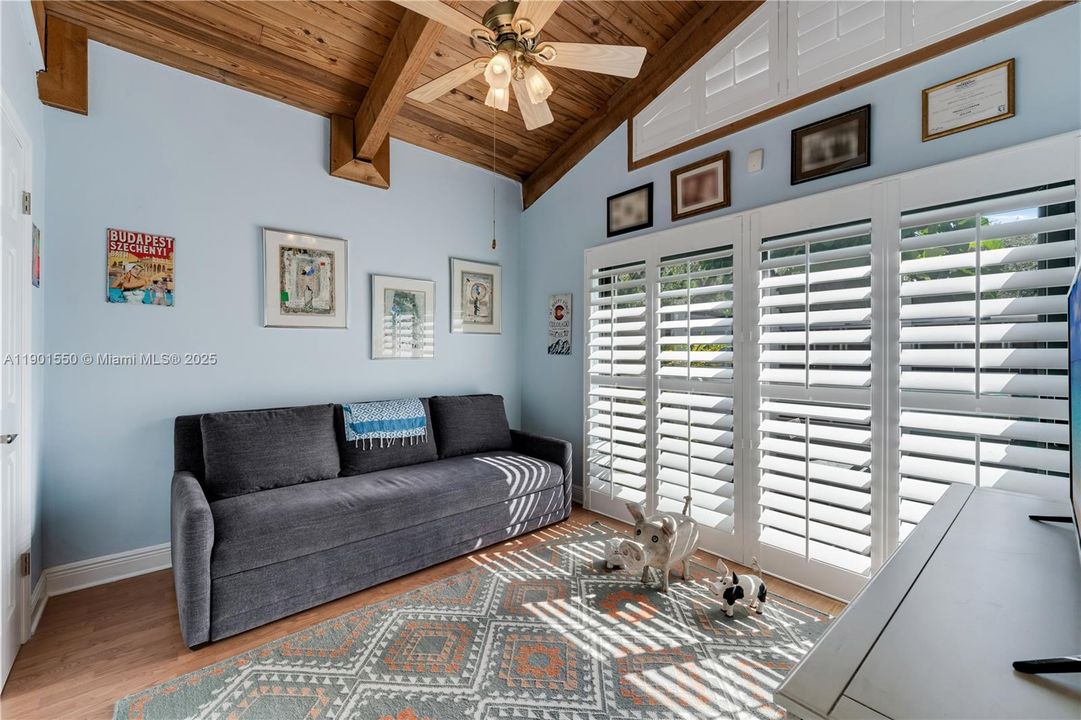 Recently Sold: $499,000 (2 beds, 2 baths, 1080 Square Feet)