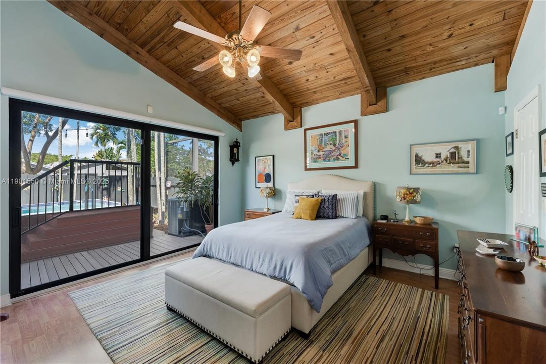 Recently Sold: $499,000 (2 beds, 2 baths, 1080 Square Feet)