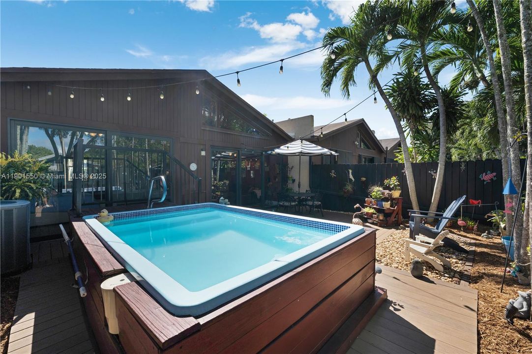 Recently Sold: $499,000 (2 beds, 2 baths, 1080 Square Feet)